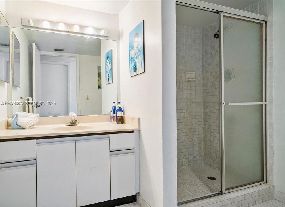 For Sale: $489,000 (2 beds, 2 baths, 1320 Square Feet)