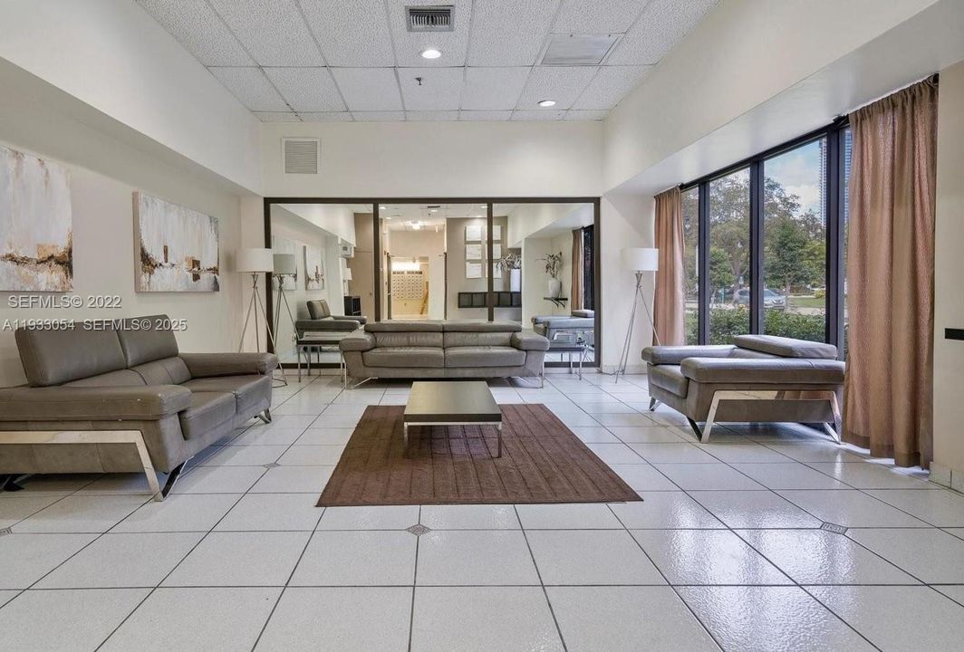 For Sale: $489,000 (2 beds, 2 baths, 1320 Square Feet)