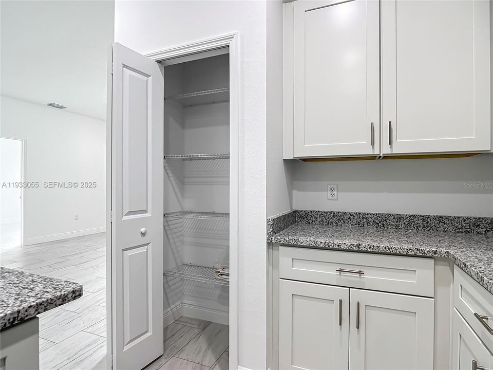 For Sale: $295,500 (4 beds, 3 baths, 1827 Square Feet)