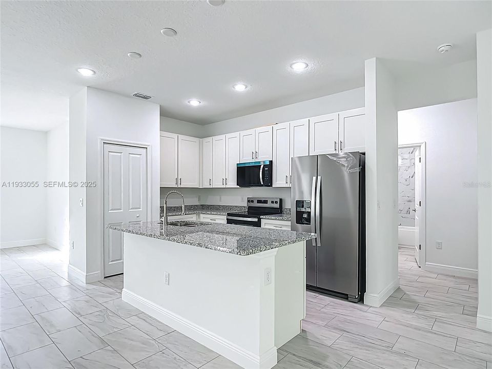 For Sale: $295,500 (4 beds, 3 baths, 1827 Square Feet)