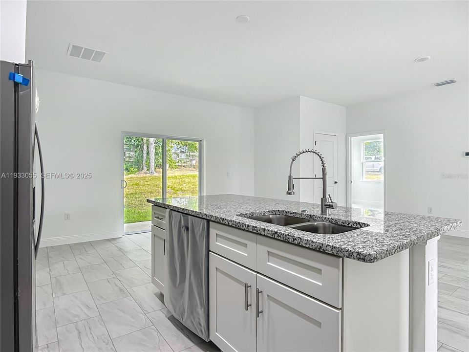 For Sale: $295,500 (4 beds, 3 baths, 1827 Square Feet)