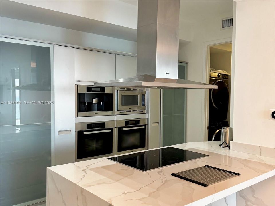 For Sale: $1,647,770 (2 beds, 3 baths, 1570 Square Feet)