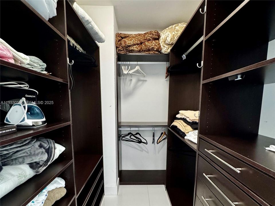 For Sale: $1,647,770 (2 beds, 3 baths, 1570 Square Feet)