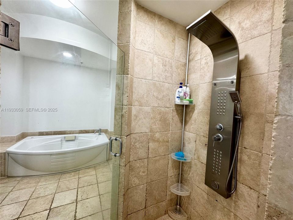 For Sale: $1,647,770 (2 beds, 3 baths, 1570 Square Feet)