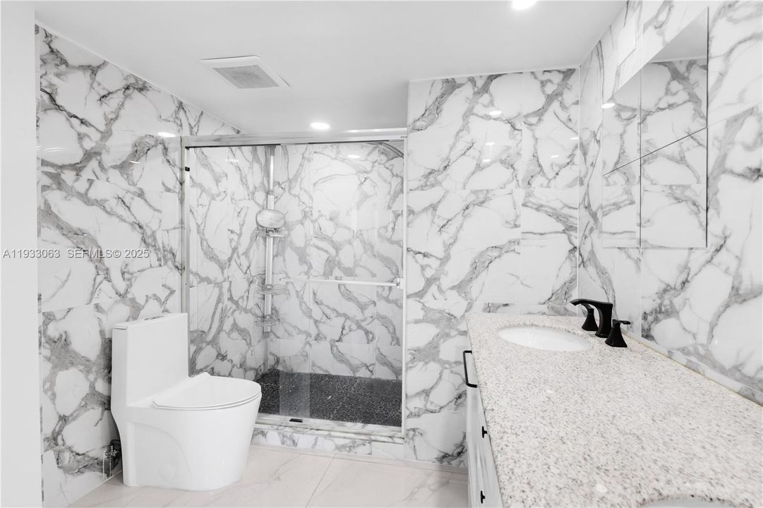 En Venta: $299,000 (2 camas, 2 baños, 1110 Pies cuadrados)