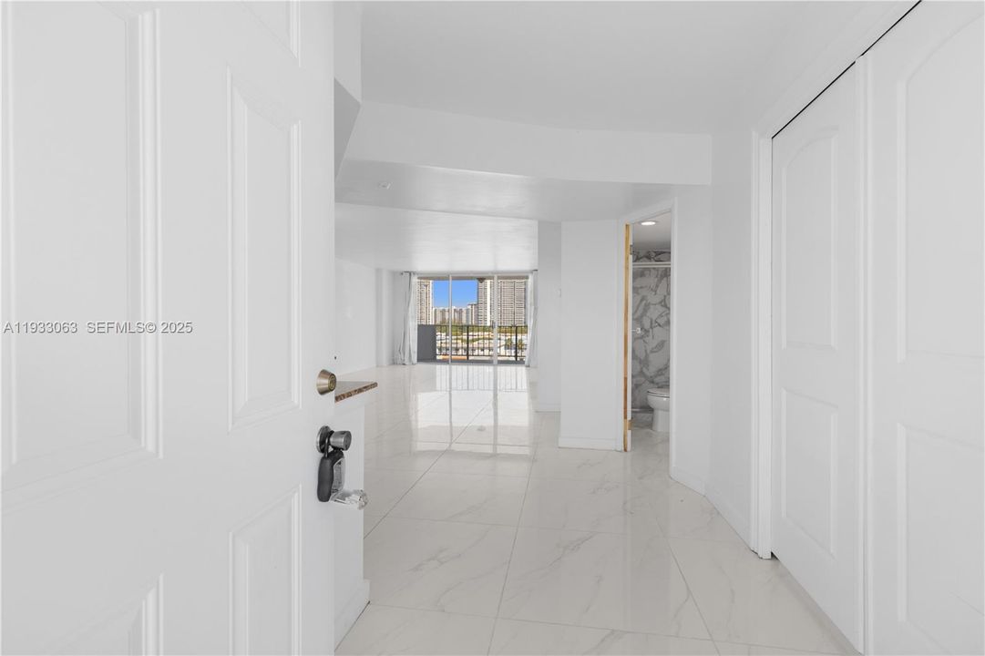 En Venta: $299,000 (2 camas, 2 baños, 1110 Pies cuadrados)