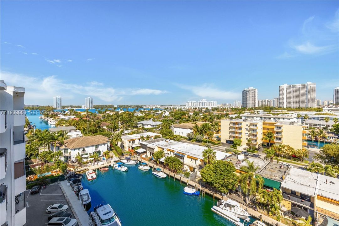 En Venta: $299,000 (2 camas, 2 baños, 1110 Pies cuadrados)