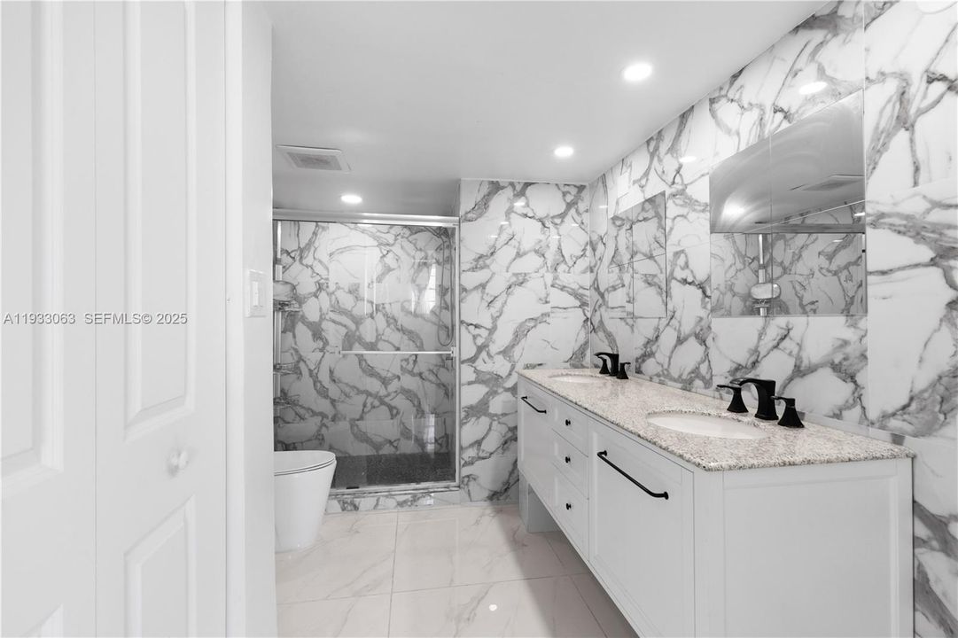 En Venta: $299,000 (2 camas, 2 baños, 1110 Pies cuadrados)