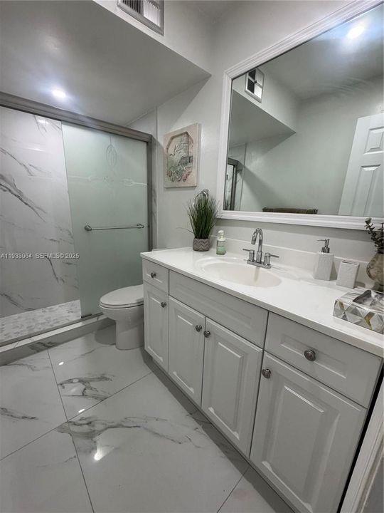 En Venta: $159,990 (2 camas, 2 baños, 1025 Pies cuadrados)