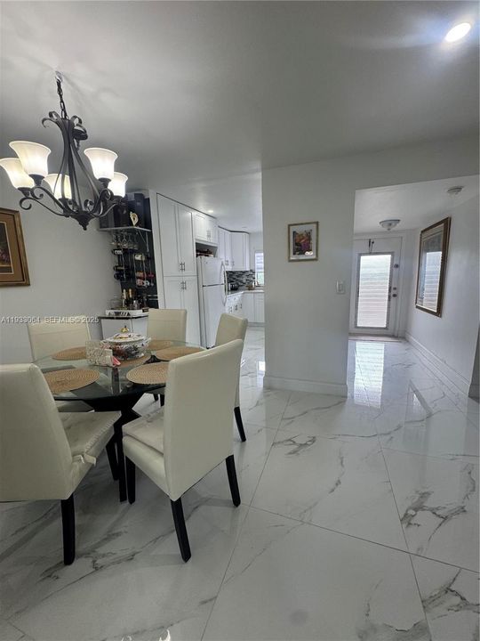 En Venta: $159,990 (2 camas, 2 baños, 1025 Pies cuadrados)