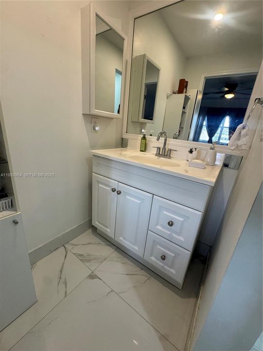 En Venta: $159,990 (2 camas, 2 baños, 1025 Pies cuadrados)