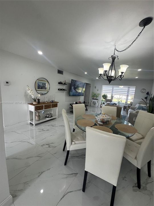 En Venta: $159,990 (2 camas, 2 baños, 1025 Pies cuadrados)