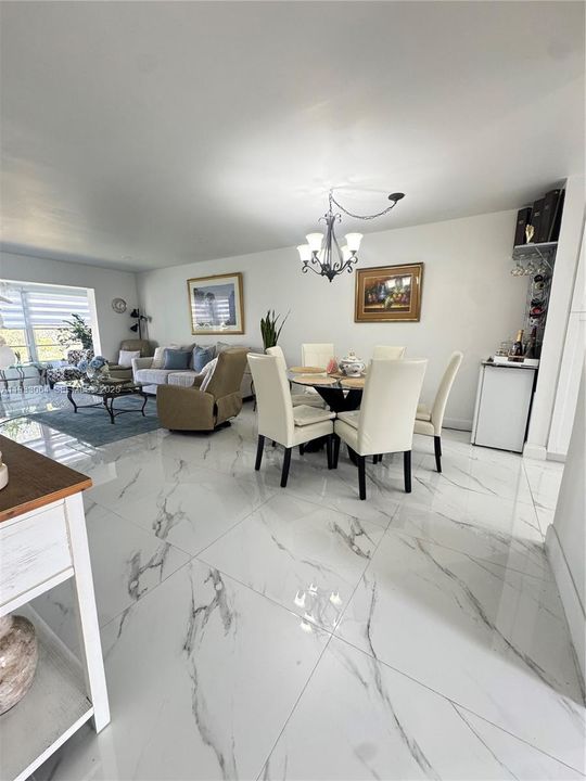 En Venta: $159,990 (2 camas, 2 baños, 1025 Pies cuadrados)