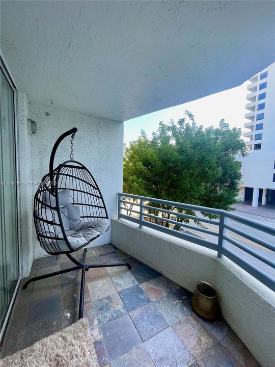 В аренду: $3,800 (2 спален, 2 ванн, 990 Квадратных фут)