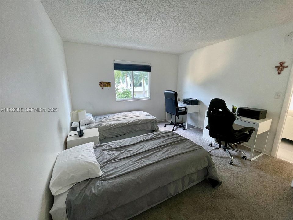 В аренду: $3,800 (2 спален, 2 ванн, 990 Квадратных фут)