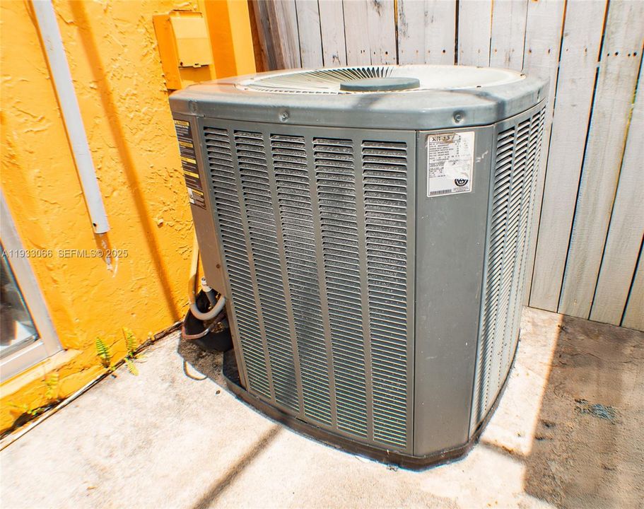 В аренду: $1,950 (2 спален, 1 ванн, 1084 Квадратных фут)