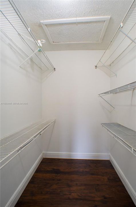 В аренду: $1,950 (2 спален, 1 ванн, 1084 Квадратных фут)