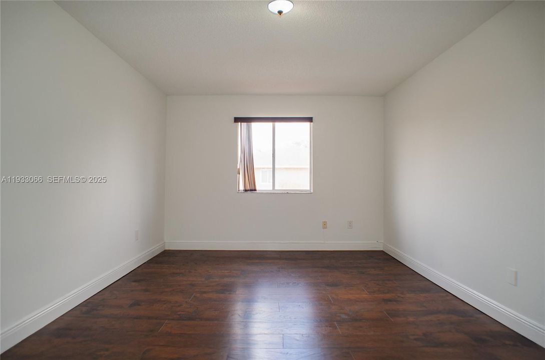 В аренду: $1,950 (2 спален, 1 ванн, 1084 Квадратных фут)