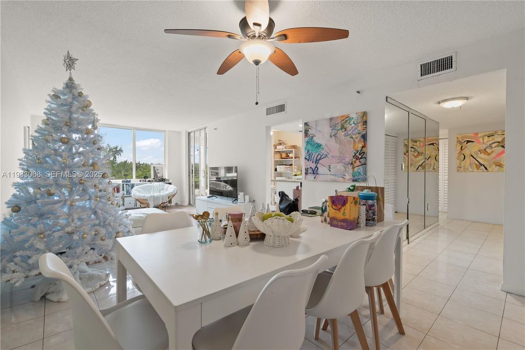 For Sale: $198,000 (2 beds, 2 baths, 1213 Square Feet)