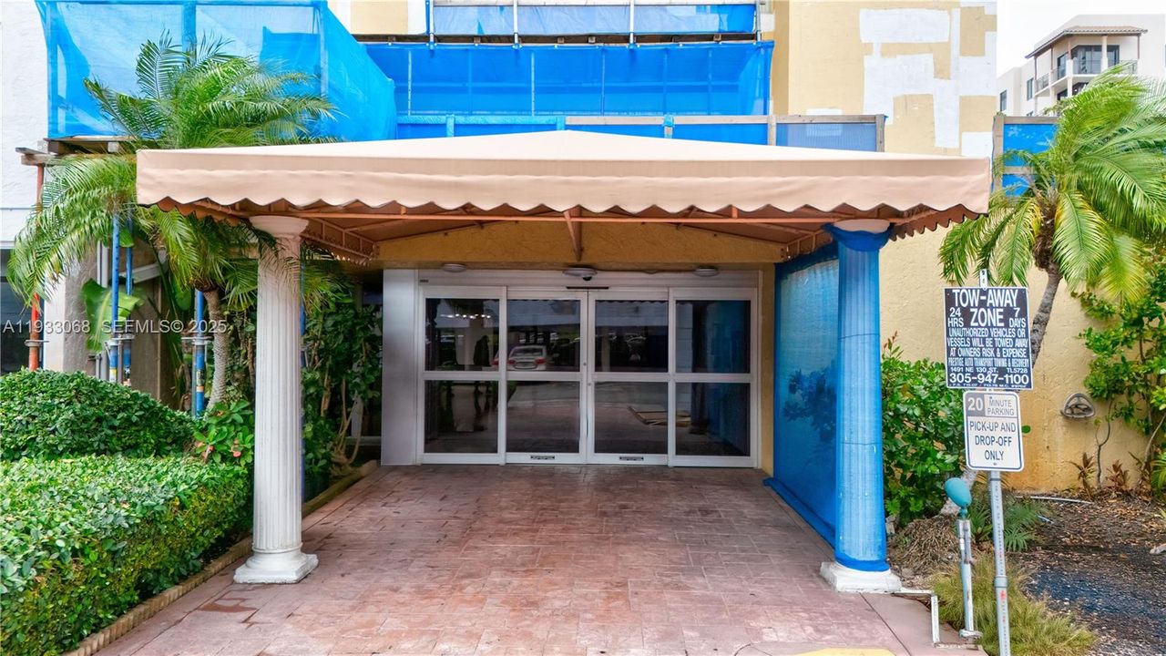 For Sale: $198,000 (2 beds, 2 baths, 1213 Square Feet)