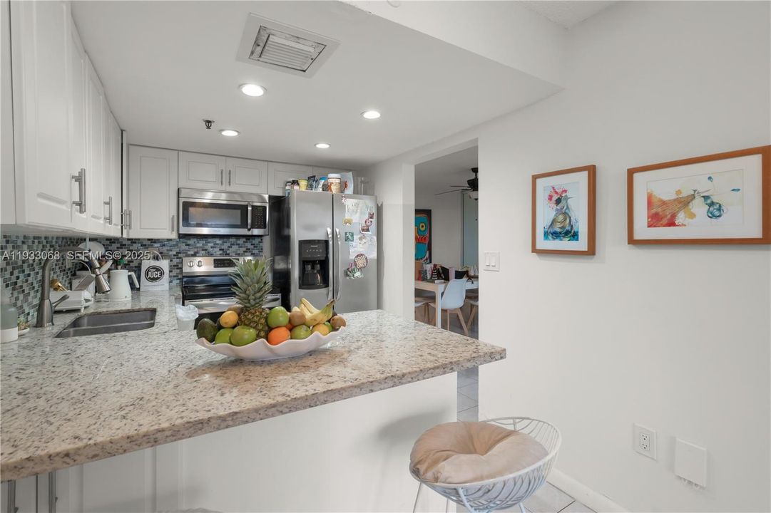 For Sale: $198,000 (2 beds, 2 baths, 1213 Square Feet)