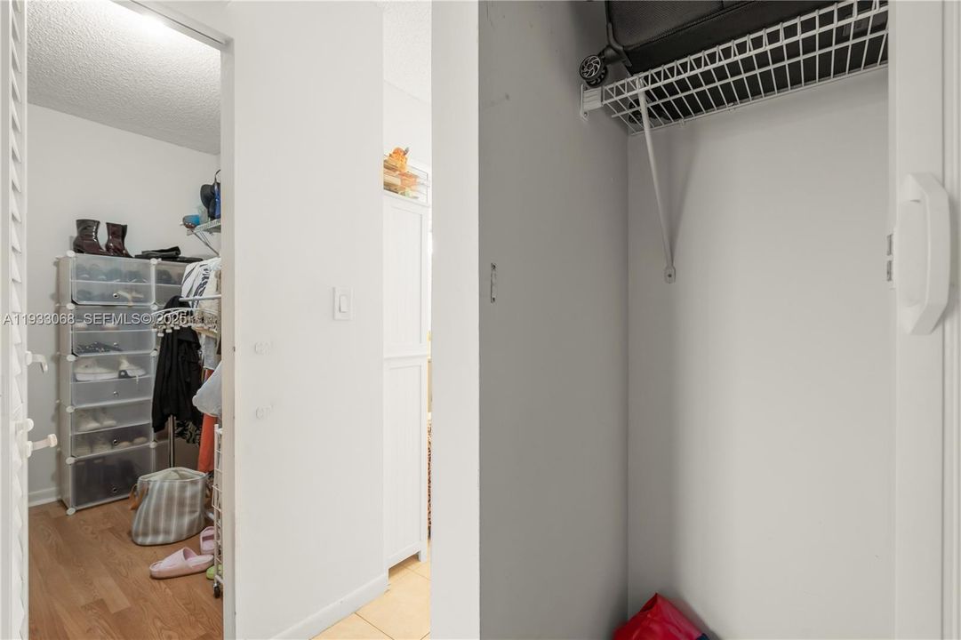 For Sale: $198,000 (2 beds, 2 baths, 1213 Square Feet)