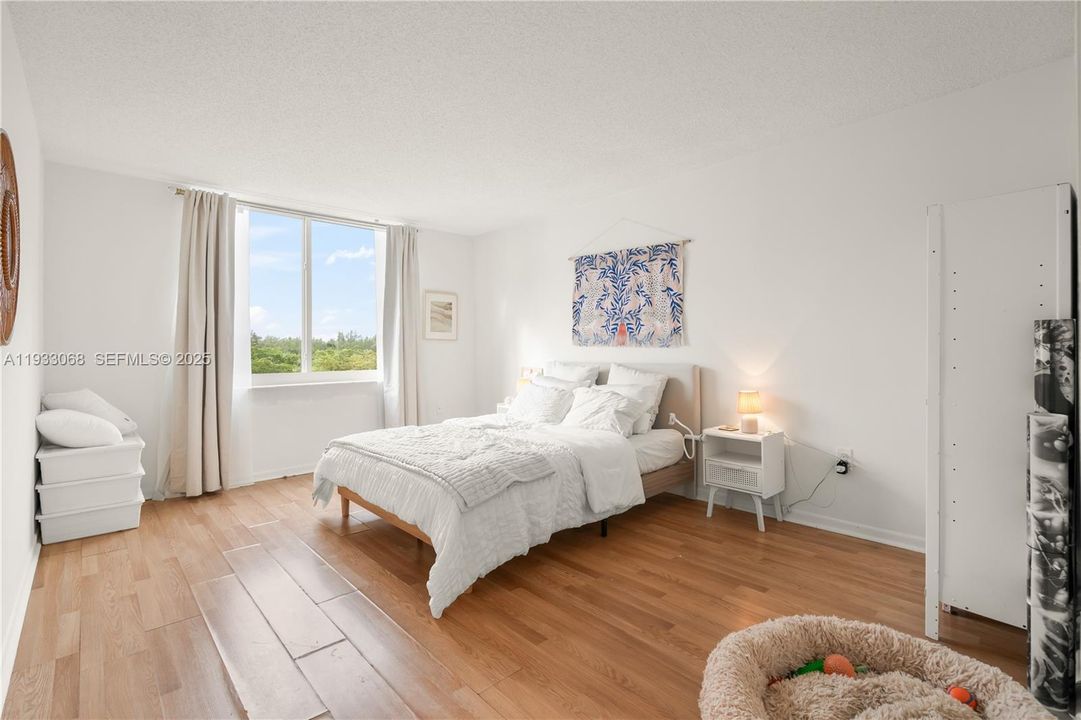 For Sale: $198,000 (2 beds, 2 baths, 1213 Square Feet)