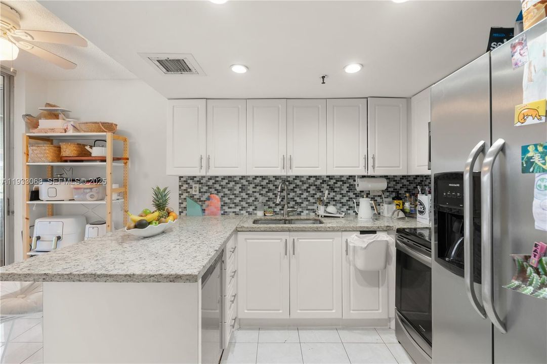 For Sale: $198,000 (2 beds, 2 baths, 1213 Square Feet)