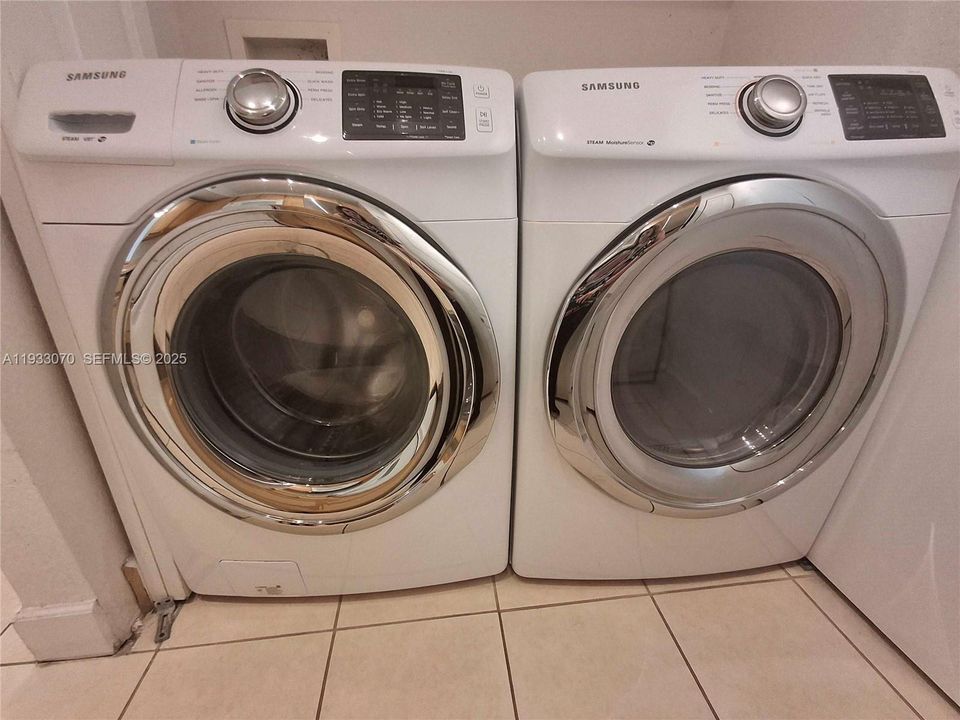 For Rent: $3,100 (2 beds, 2 baths, 1010 Square Feet)