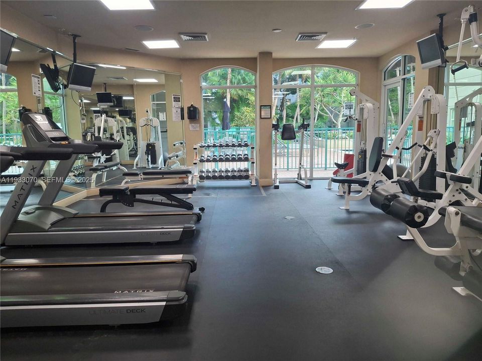 For Rent: $3,100 (2 beds, 2 baths, 1010 Square Feet)