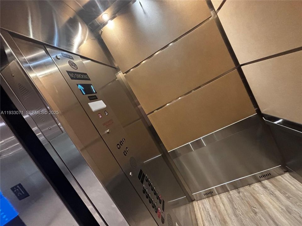 На продажу: $309,000 (2 спален, 2 ванн, 1276 Квадратных фут)