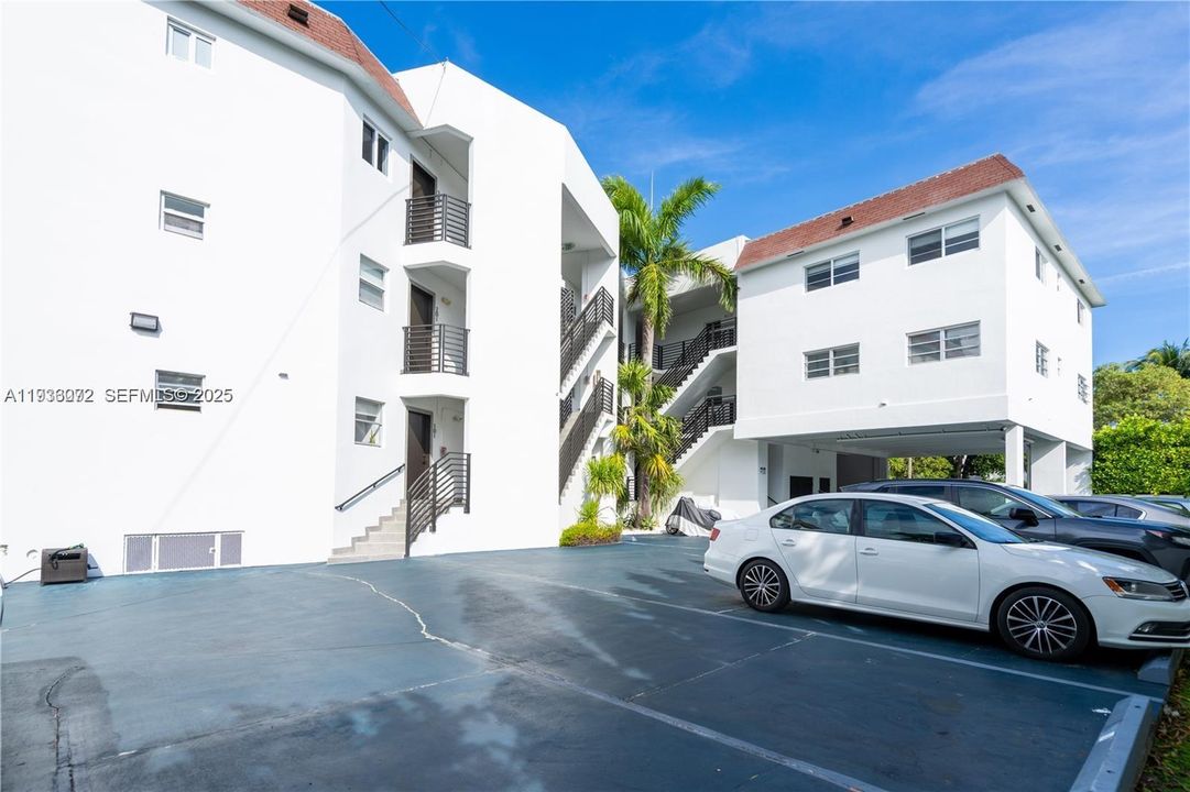 В аренду: $5,250 (3 спален, 2 ванн, 1170 Квадратных фут)