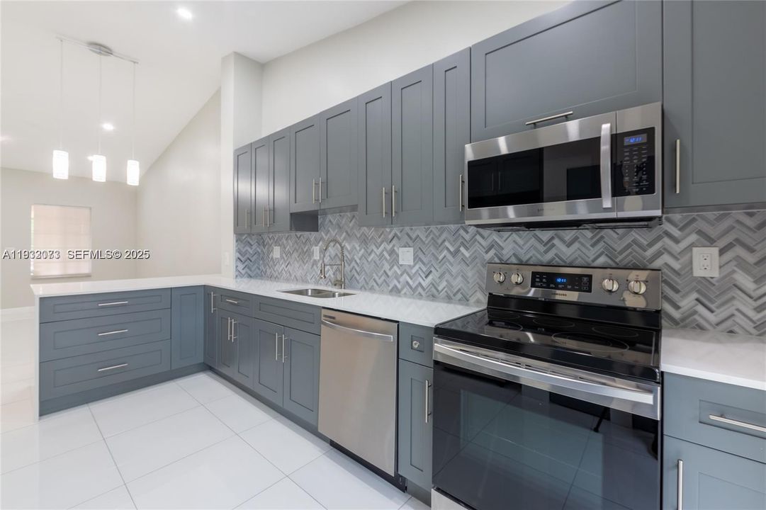 En Renta: $2,650 (3 camas, 2 baños, 992 Pies cuadrados)