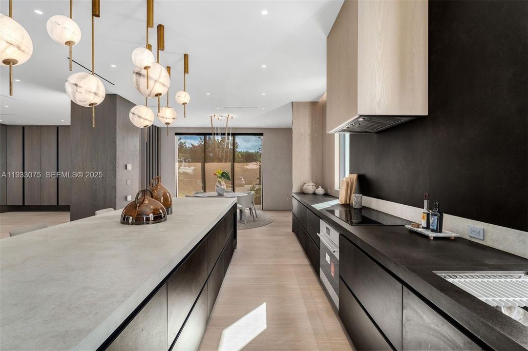 For Sale: $13,750,000 (5 beds, 5 baths, 5266 Square Feet)