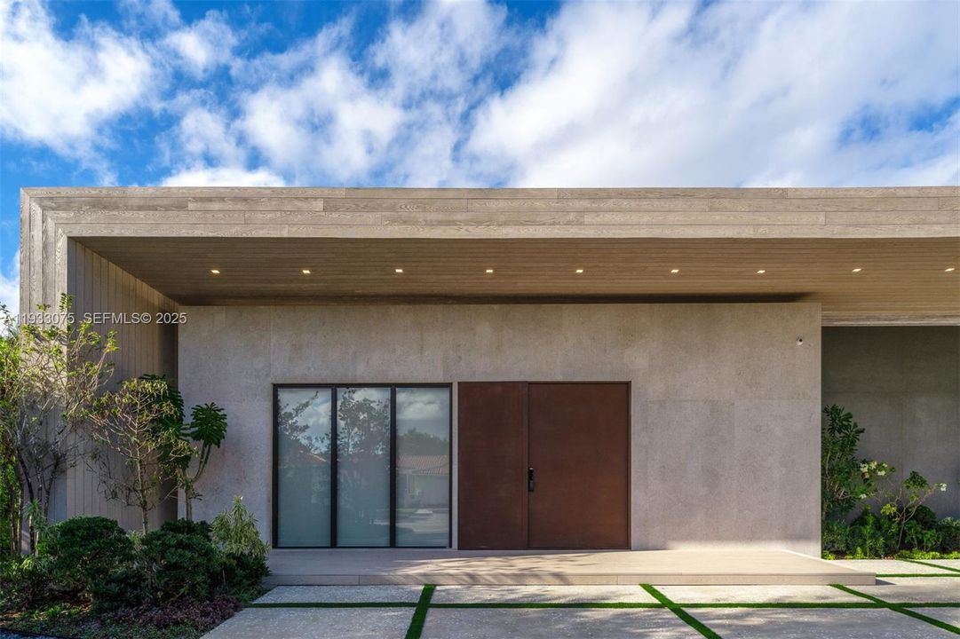 For Sale: $13,750,000 (5 beds, 5 baths, 5266 Square Feet)