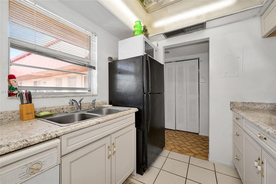 En Venta: $140,000 (2 camas, 2 baños, 1088 Pies cuadrados)