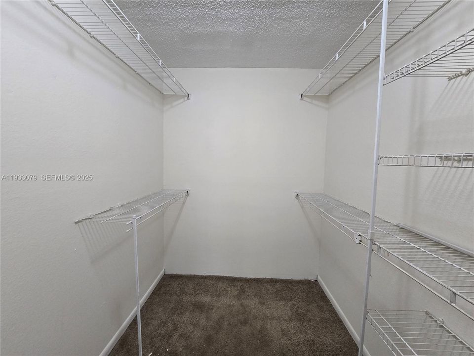 待售: $135,000 (1 贝兹, 1 浴室, 800 平方英尺)