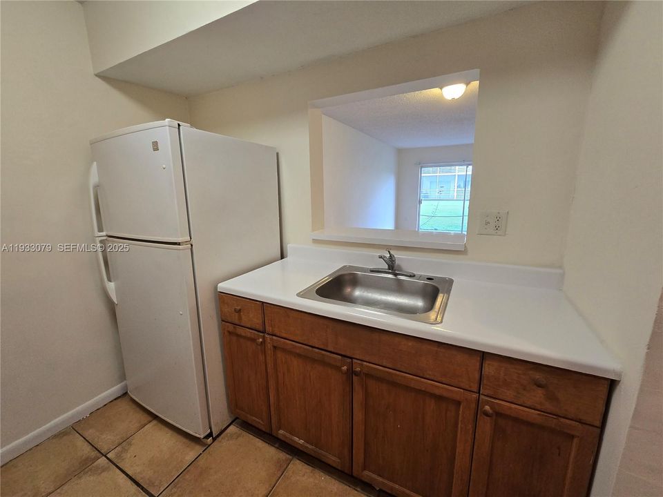 待售: $135,000 (1 贝兹, 1 浴室, 800 平方英尺)