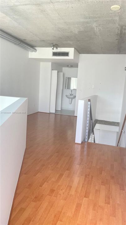 出租: $3,150 (1 贝兹, 1 浴室, 795 平方英尺)