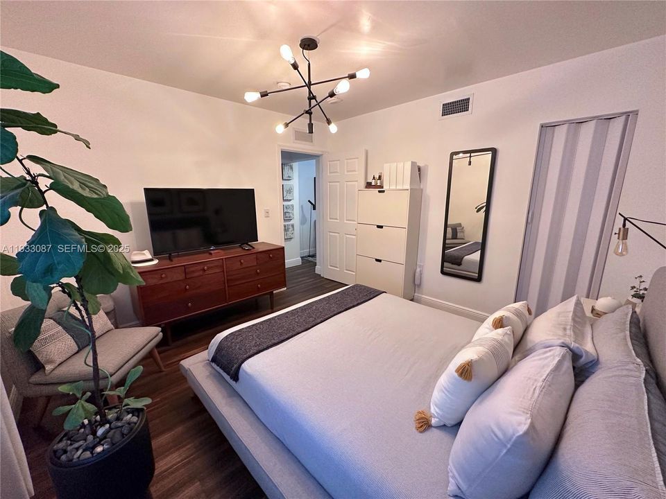 出租: $1,650 (1 贝兹, 1 浴室, 550 平方英尺)