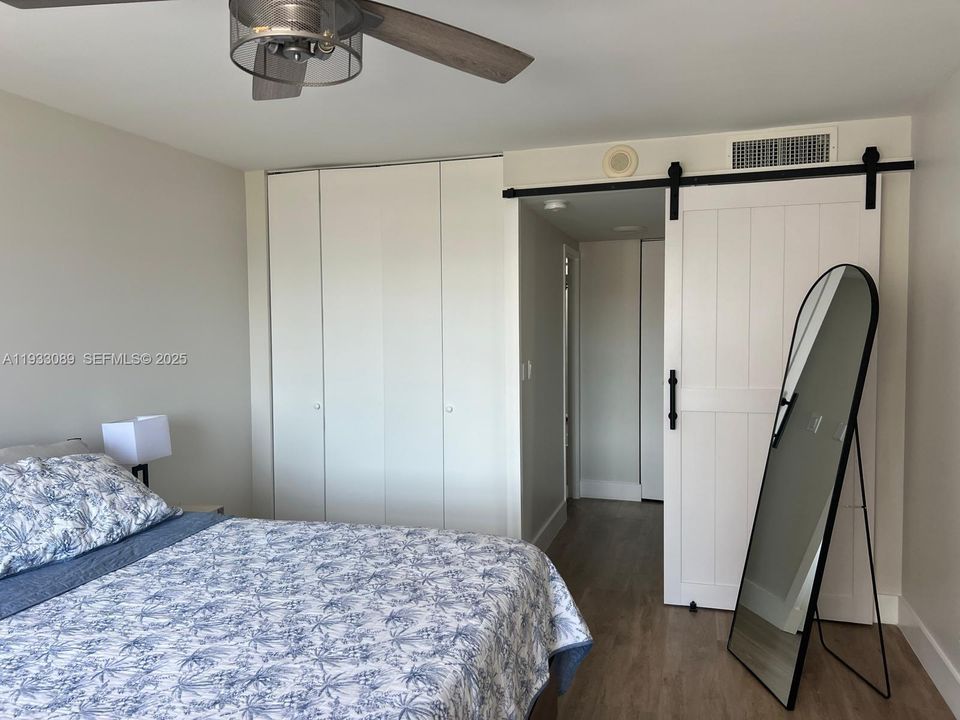 待售: $385,000 (2 贝兹, 1 浴室, 943 平方英尺)