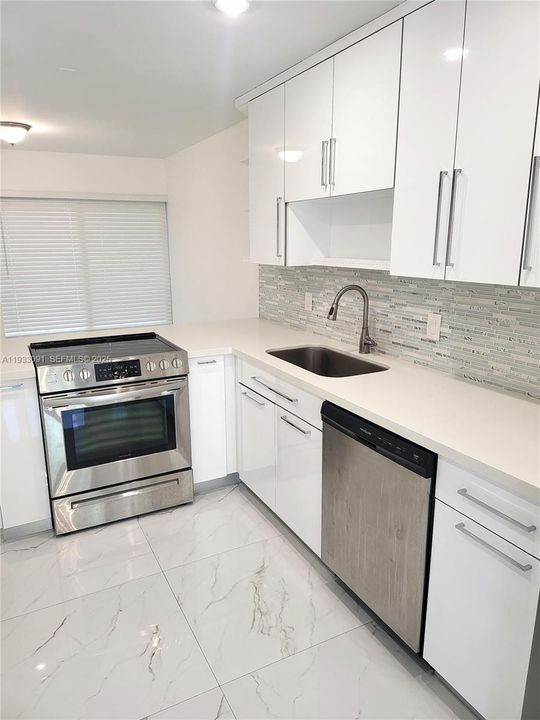 На продажу: $453,000 (4 спален, 2 ванн, 2170 Квадратных фут)