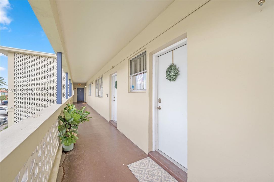 В аренду: $2,400 (2 спален, 2 ванн, 1224 Квадратных фут)