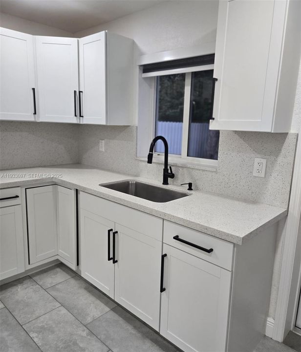 В аренду: $1,800 (2 спален, 1 ванн, 1426 Квадратных фут)