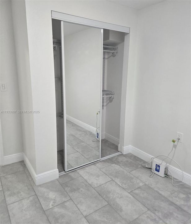 В аренду: $1,800 (2 спален, 1 ванн, 1426 Квадратных фут)