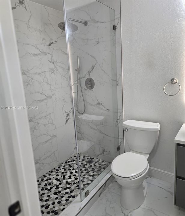 В аренду: $1,800 (2 спален, 1 ванн, 1426 Квадратных фут)