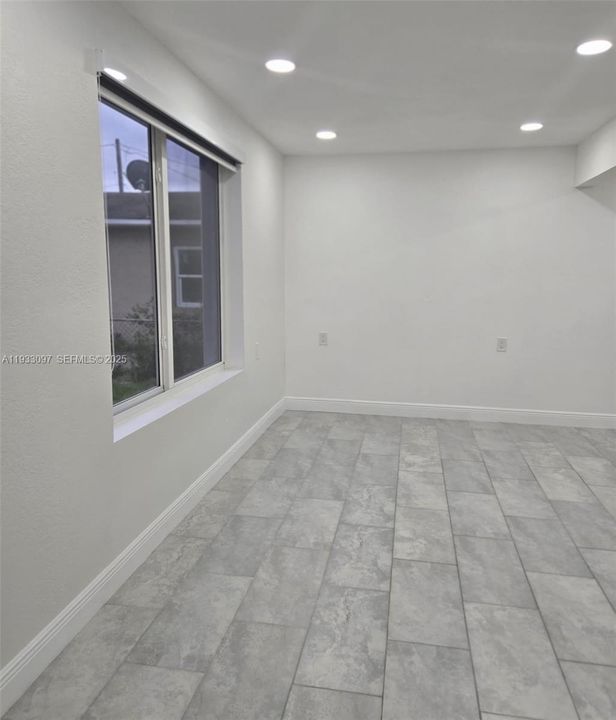 В аренду: $1,800 (2 спален, 1 ванн, 1426 Квадратных фут)