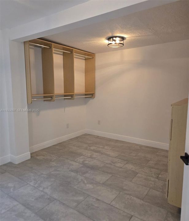 В аренду: $1,800 (2 спален, 1 ванн, 1426 Квадратных фут)