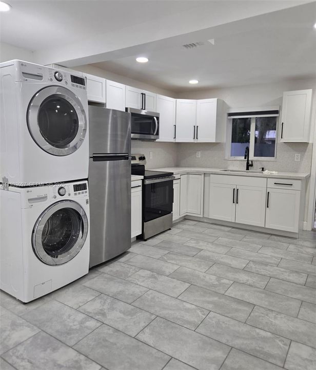 В аренду: $1,800 (2 спален, 1 ванн, 1426 Квадратных фут)