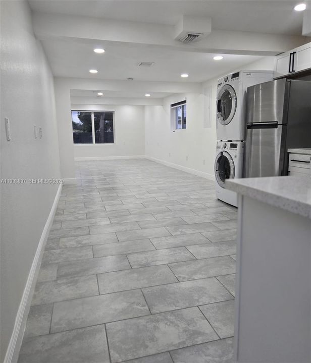 В аренду: $1,800 (2 спален, 1 ванн, 1426 Квадратных фут)